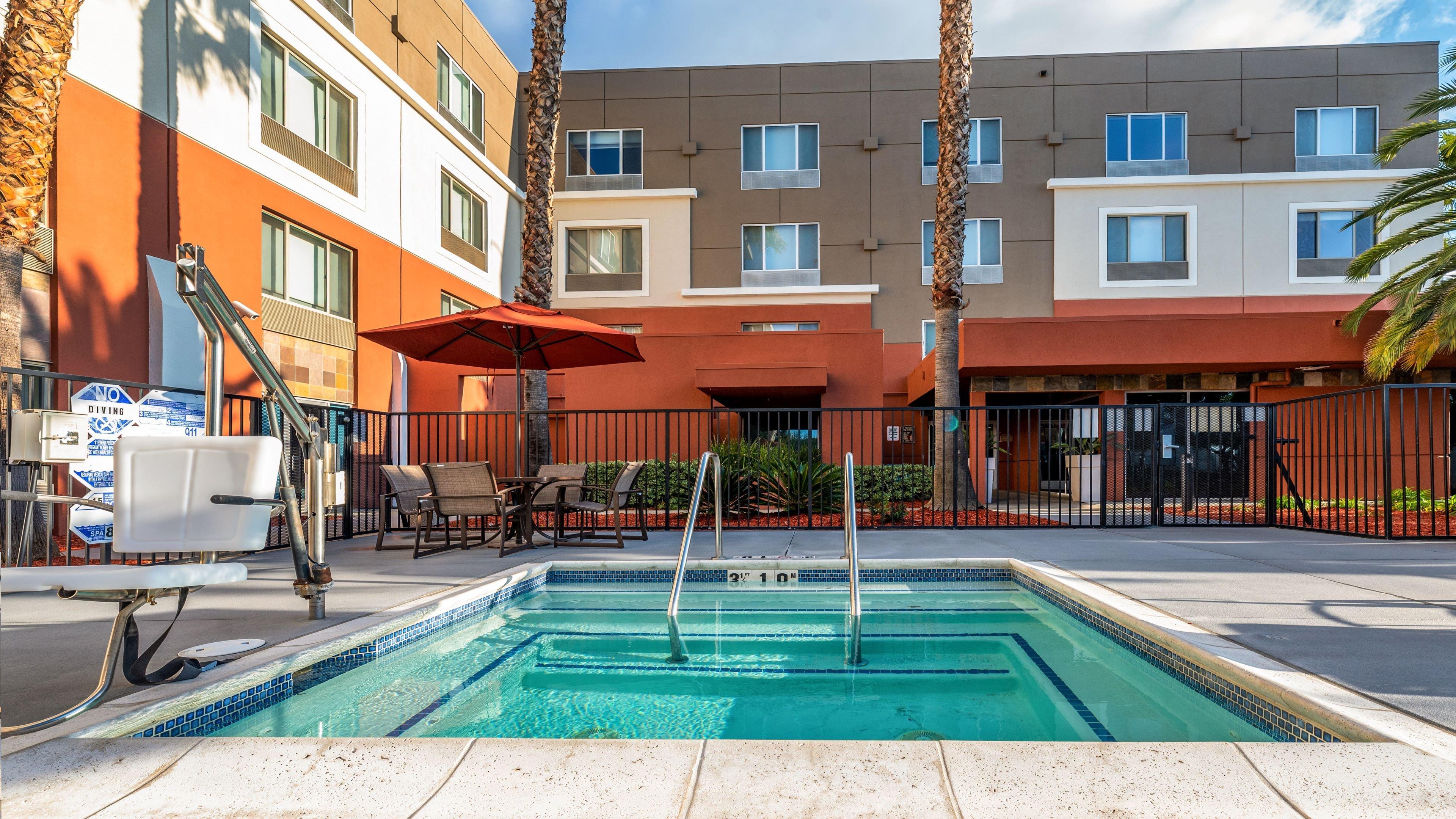 Holiday Inn Express Fremont - Milpitas Central By Ihg Exterior foto